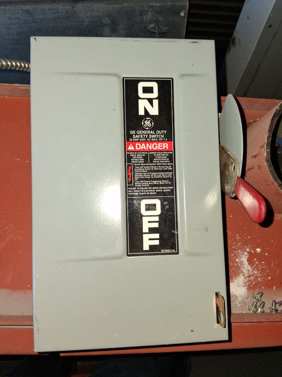 Ge Disconnect 30 Amp 240 Volt Model 8 Cat# TG3221