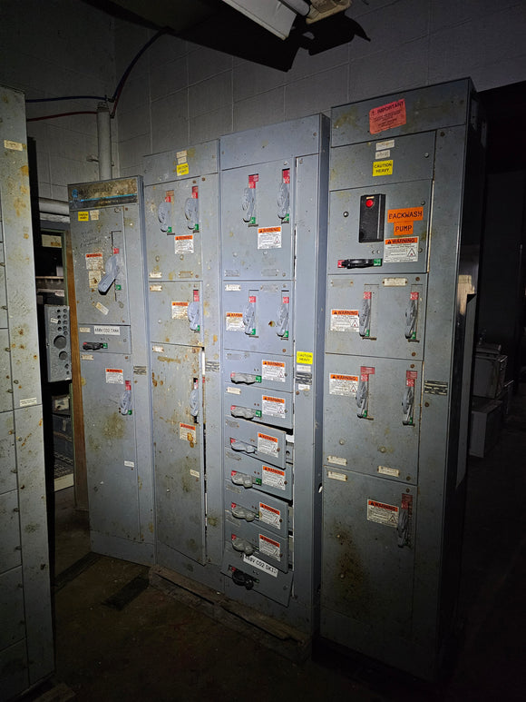 A-B Bulletin 2100 Motor Control Center 600 Amp 600 Volt 3 Phase