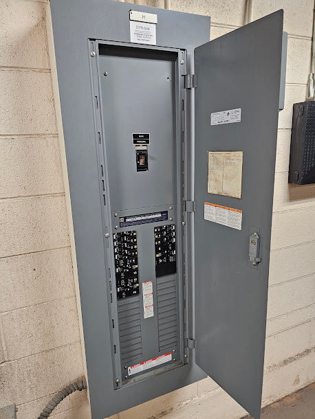 Square D NF 225 Amp Main Panel with some breakers 600Y/347 Volt 3 Phase 4 Wire