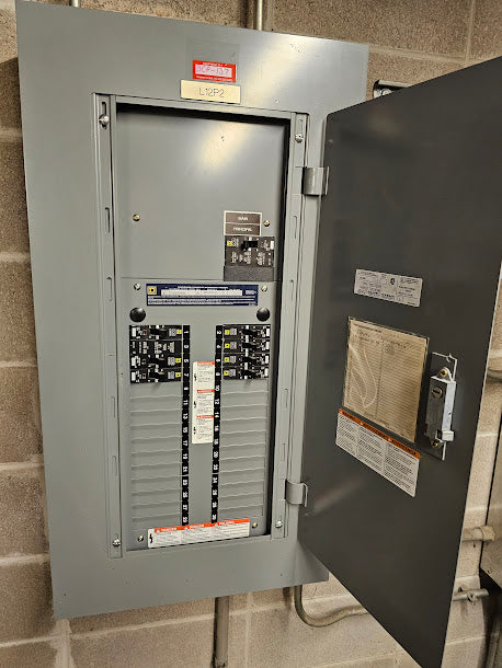 Square D NF 125 Amp Main Panel 600Y/347 Volt 1 Phase 3 Wire