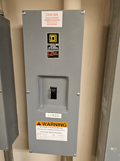 Square D 225 Amp Enclosed Circuit Breaker