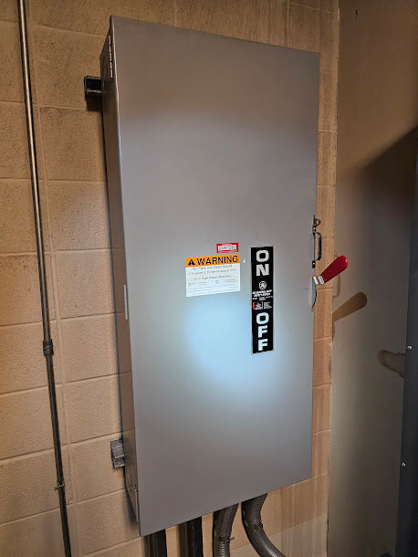 GE Disconnect 400 Amp 240 Volt Max. HP 100