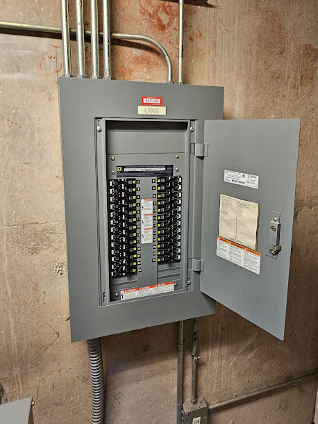 Square D NF 125 Amp Panel With Some Breakers 600Y/347-240 Volt 3 Phase 4 Wire