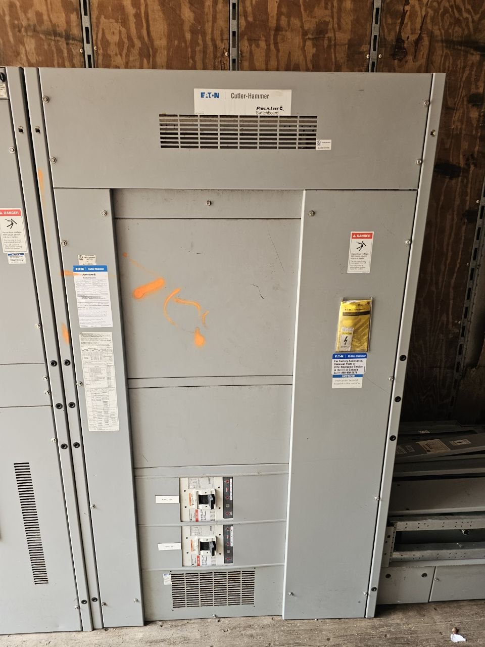 EATON/Cutler-Hammer Switchboard 3000 Amp Main Breaker 208Y/120 3 Phase 4 Wire 60 Hz