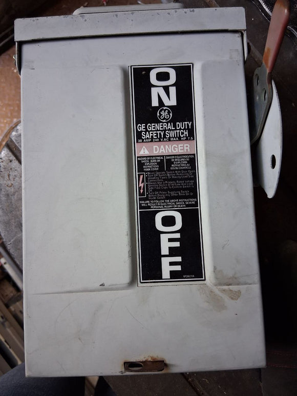 GE Disconnect 30 Amp 240 Volt Fused