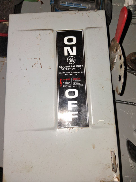GE Disconnect 30 Amp 240 Volt Model 8 Cat# TGN3321