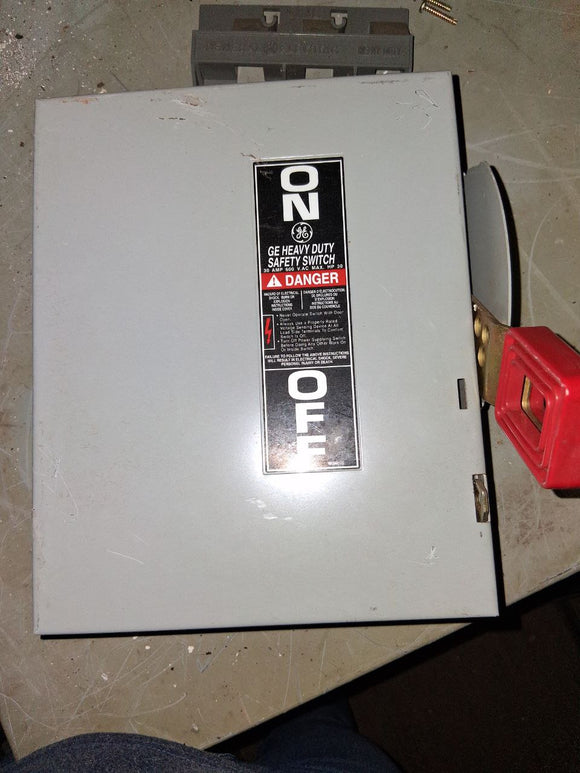 GE Disconnect 30 Amp 600 Volt Model 10  Cat# THN3361