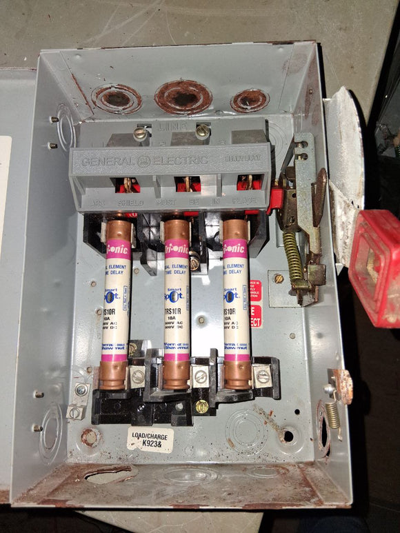 GE Disconnect 30 Amp 600 Volt Model 10 Cat# TH3361 Fused