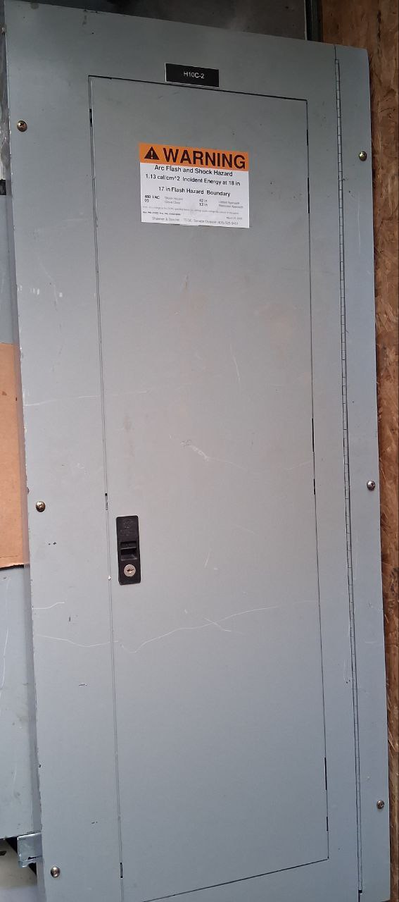 GE 225 Amp Main Panel With  Breakers 480Y/277  Volt 3 Phase 4 Wire