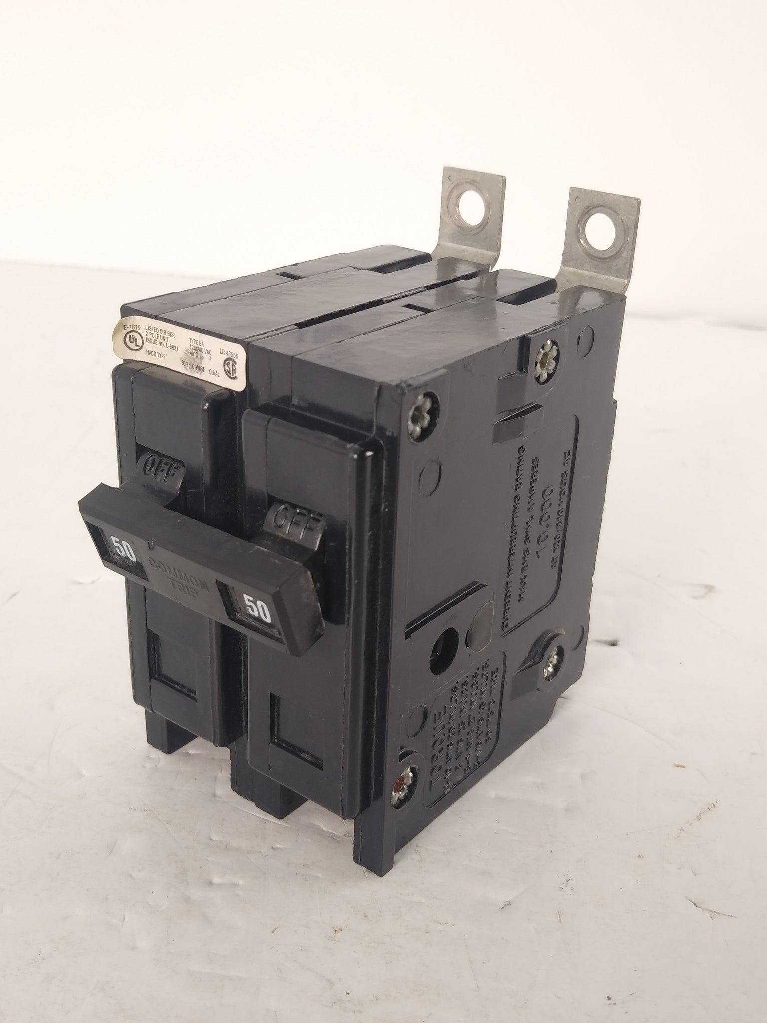 Crouse Hinds MP215, 15 Amp, 240 Volt, 2 Pole, Plug In, Circuit Breaker Crouse Hinds MP215, 15 Amp, 240 Volt, 2 Pole, Plug In, Circuit Breaker