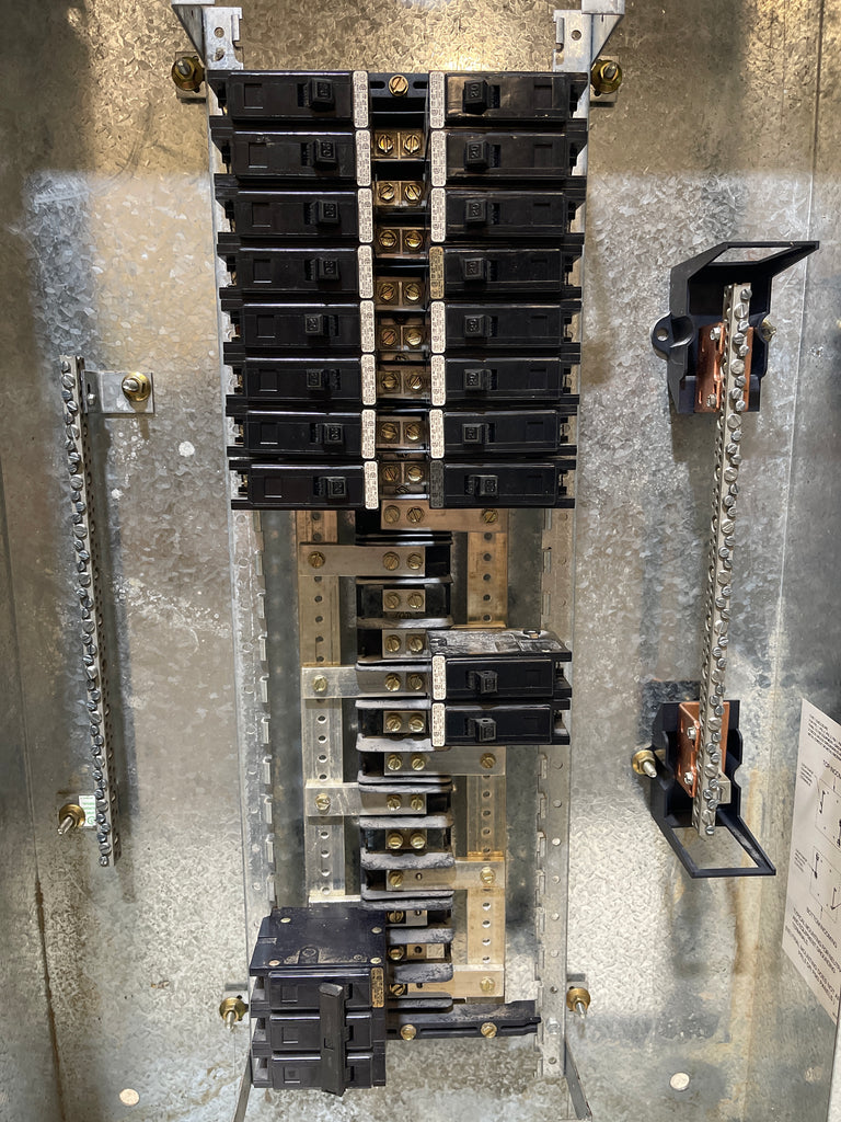 Westinghouse PRL1 Panel With 100 Amp Main & Breakers 208Y/120 Volt 3 P ...