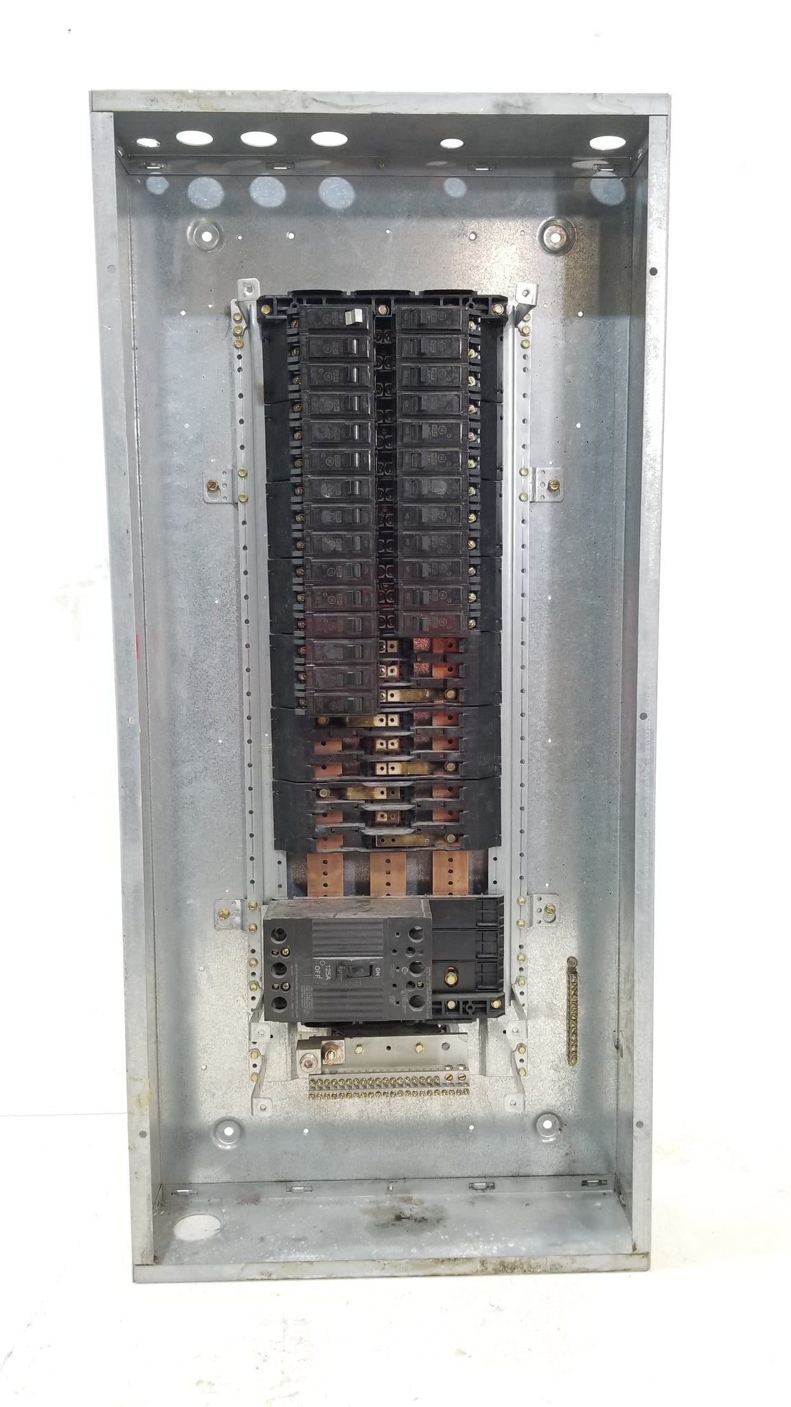 GE Panel With 225 Amp Main And Breakers 208Y/120 Volt 3 Phase IndSurp