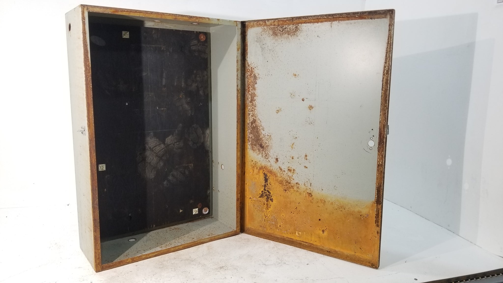 Enclosure Empty